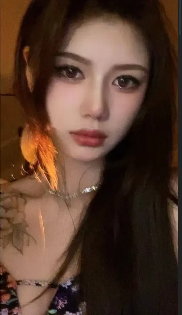 免费在线看《丽枫酒店前台钟佩琪》高清全集，“女大学生下海”事件完整版视频，高清未删减资源迅雷网盘可下载-星空影院