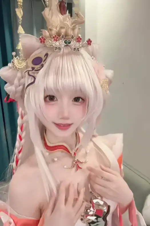《季雨西施cos》全集无删减，中文配音畅享高清，这版国风修复绝了！西施还原度超高，免费在线无广告观看季雨西施cos！