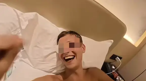 赶紧收藏！《英国博主西安麻辣烫女孩》视频资源纯净极速播放，全网最清晰版本，《英国博主西安麻辣烫女孩》外国视角诠释中国浪漫