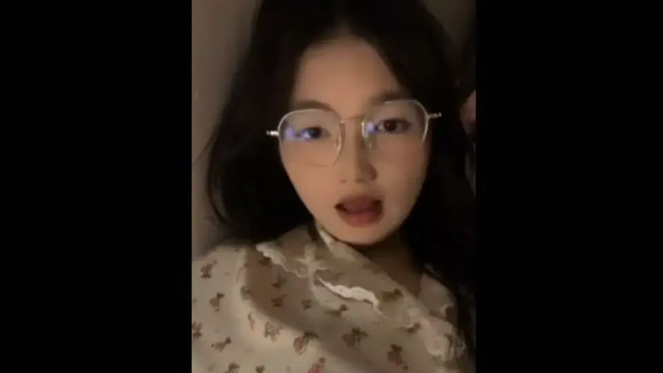 免费获取《困困兔》4K超清资源-困困兔VLOG第二季无删减全集-困困兔日常实录和闺蜜互动精彩呈现-樱花影视