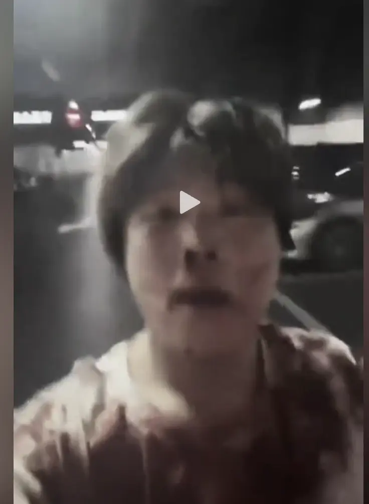 《深圳网红赵俊逸被打视频》蓝光HD画质流畅播放，免费在线看深圳网红赵俊逸被打视频，百度网盘极速提取
