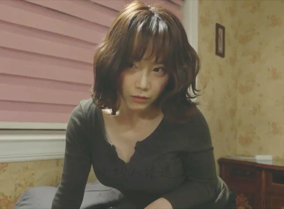 《妈妈的朋友 2》全季完整版1080P高清播放 - 无广告在线看《妈妈的朋友 2》，孤独少年和温柔阿姨情感火花一触即发！