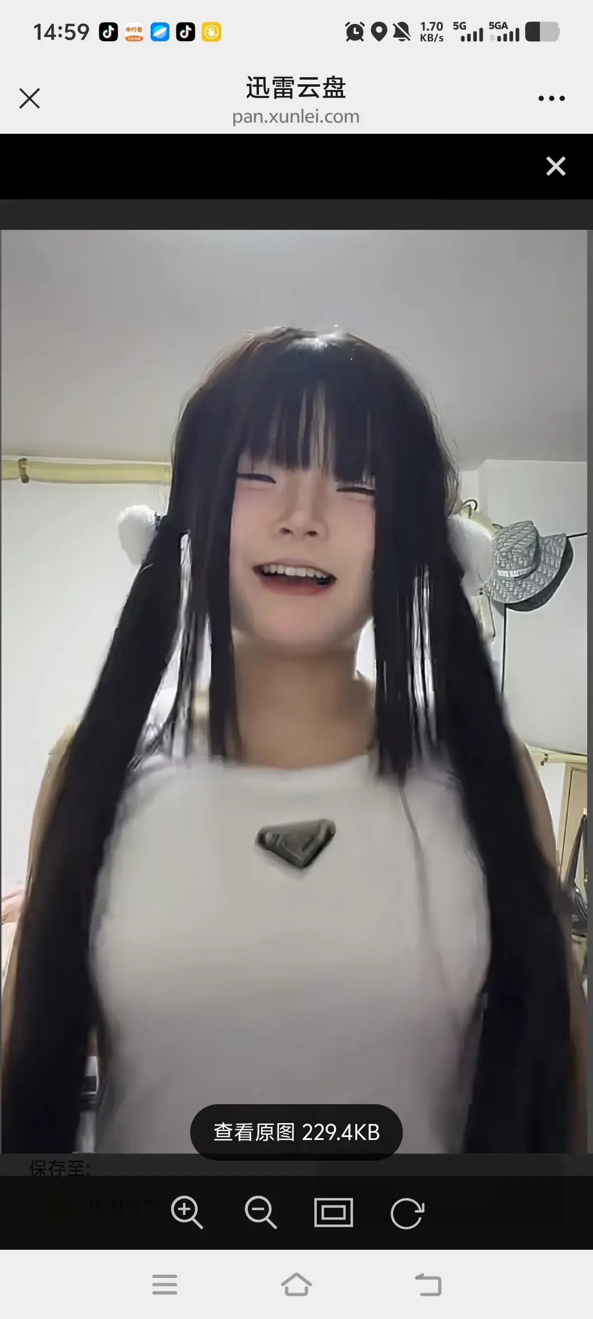 免费在线看《百万源举牌祝福视频》，跳大雷片段超刺激，还有捏雷精彩瞬间和地震跳舞视频！