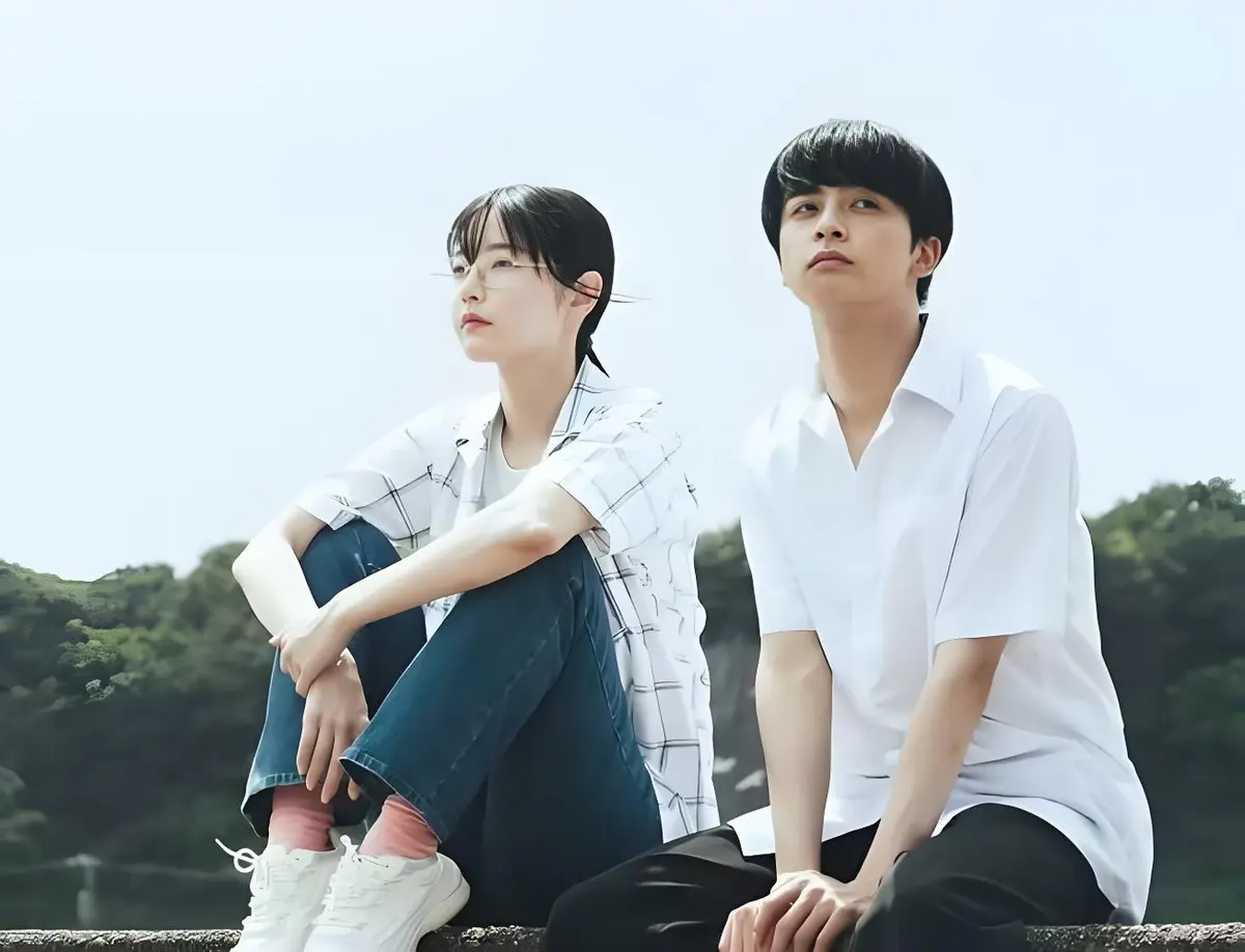 免费看纯爱虐心电影《夏日暗涌》-蓝光无删减版-《夏日暗涌》带你感受海风、晚风、烟火中的纯爱纠葛！